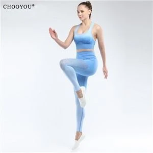 Moda oyoqli bo'shliqli yoga kostyumi